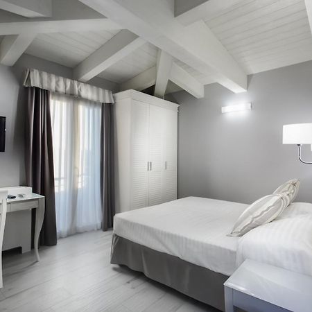 Hotel Nettuno Чезенатико Екстериор снимка