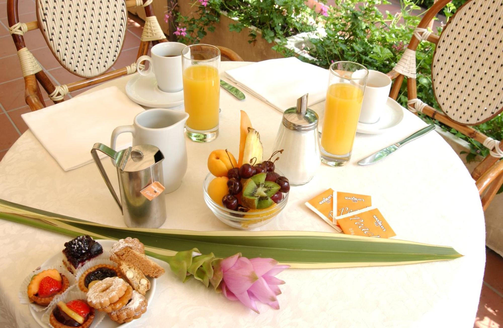 Hotel Nettuno Чезенатико Екстериор снимка