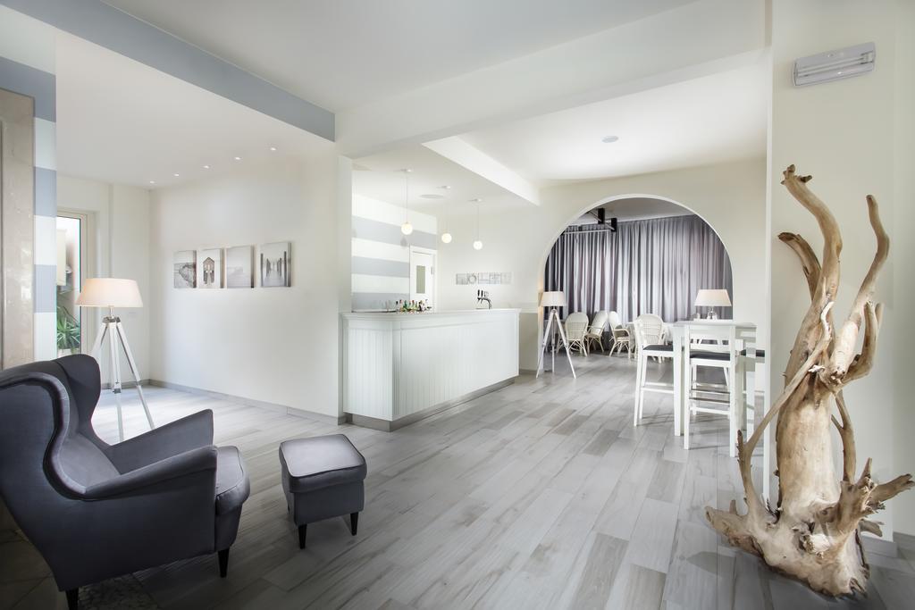 Hotel Nettuno Чезенатико Екстериор снимка