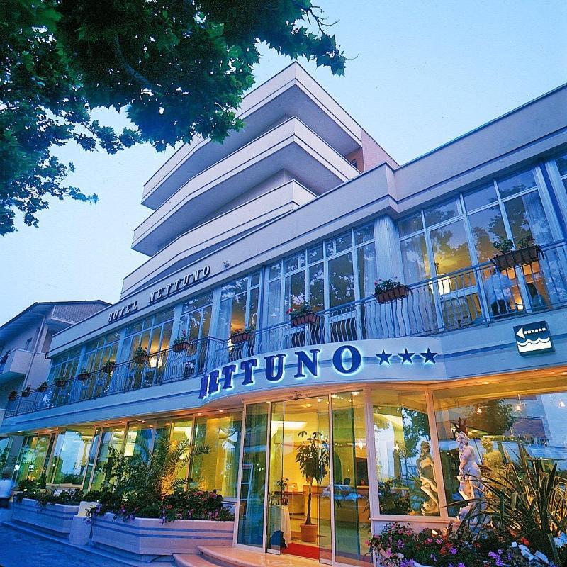 Hotel Nettuno Чезенатико Екстериор снимка