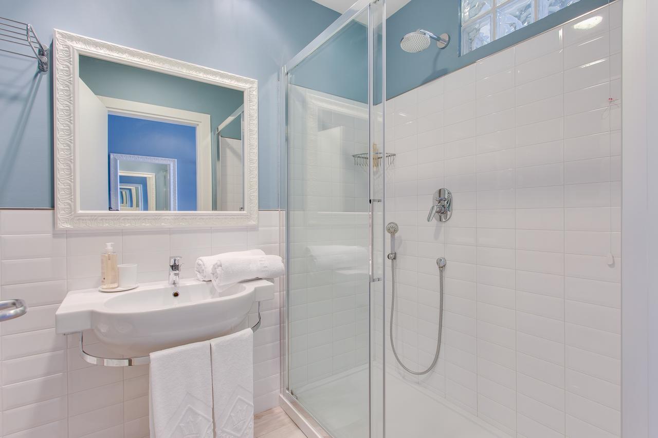 Hotel Nettuno Чезенатико Екстериор снимка