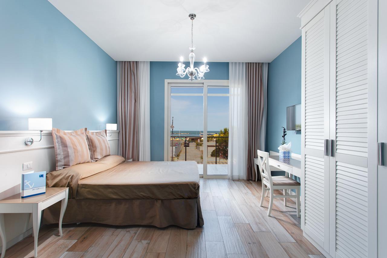 Hotel Nettuno Чезенатико Екстериор снимка